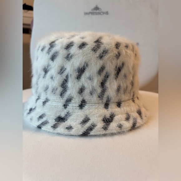 Kangol Bin Matrix Furgora White and Black Bucket Hat - Picture 2 of 5